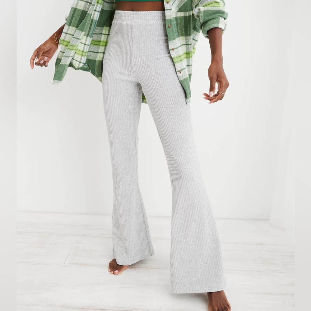 Aerie Women’s Ribbed Flare Lounge Pants – Small – EUC